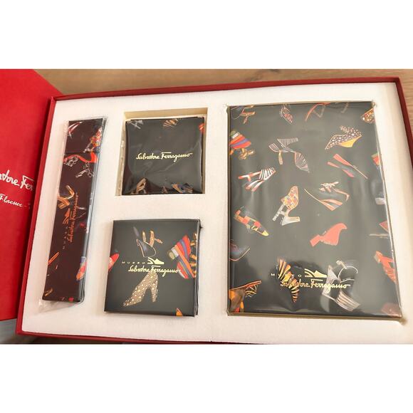 RARE 1996  Museo Salvatore Ferragamo Stationary - Gift Box Set -New !! - Picture 5 of 5